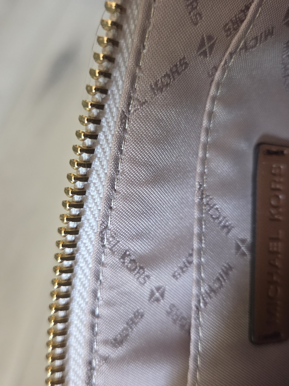 MICHAEL KORS Logo Wristlet in Vanilla/Acorn - Picture 8 of 8
